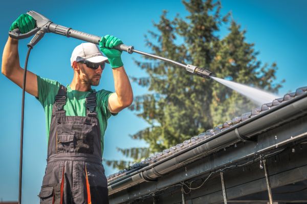 Cost of Gutter Washing in Cedar Rapids