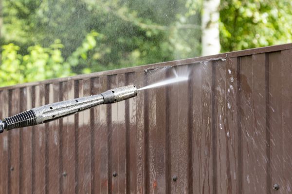 Vinyl Fence Cleaning in Cedar Rapids