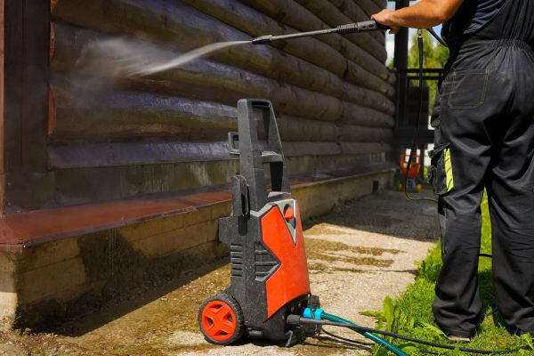 Cost of Wood House Exterior Cleaning in Cedar Rapids