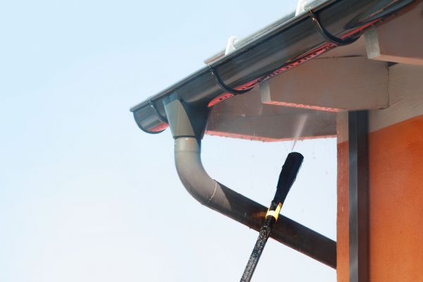 Cost of Eaves Power Washing in Cedar Rapids