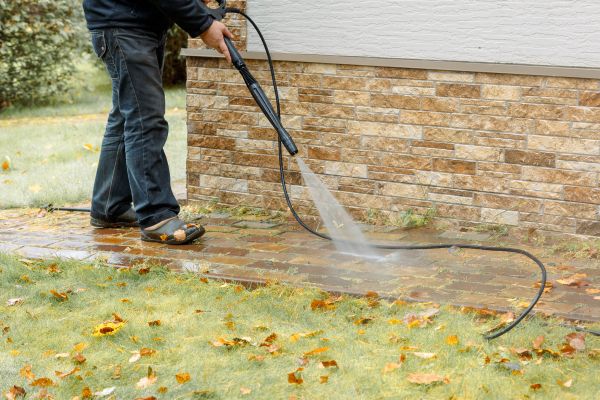 Cost of Residential Powerwashing in Cedar Rapids